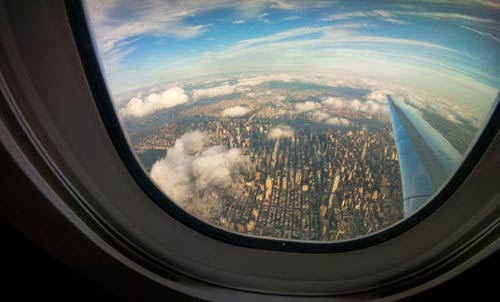 بالصور مميزات الجلوس على مقعد بجانب النافذة في الطائرة
