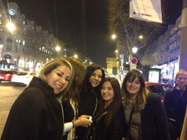 صور جديدة للممثلة ماغي بو غصن مع صديقاتها في باريس 2014 , صور ماغي بو غصن 2015