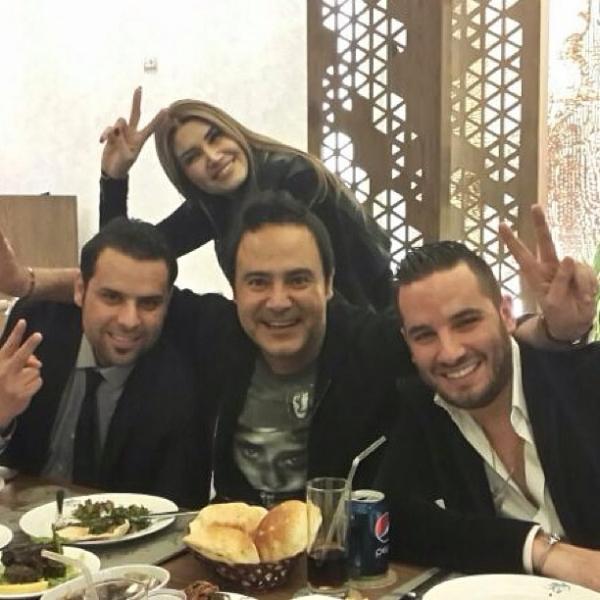 صور عاصي الحلاني مع فريقة في برنامج ذا فويس the voice بحضور زوجته