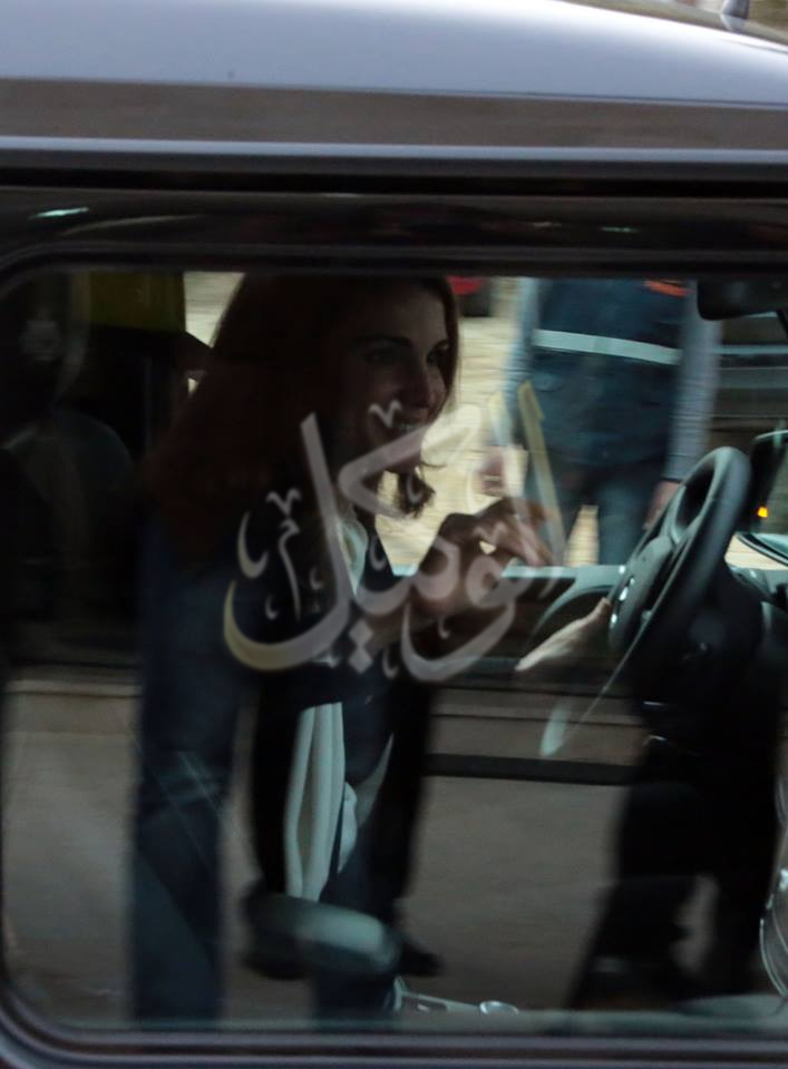صور الملكة رانيا العبدالله في عزاء الشهيد رائد زعيتر
