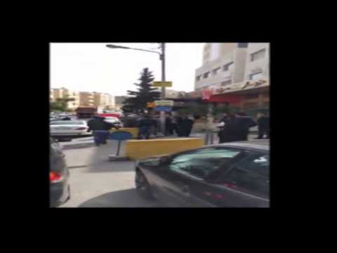 بالفيدية شرطي سير اردني يضرب عجوز ويسب الذات الالهية