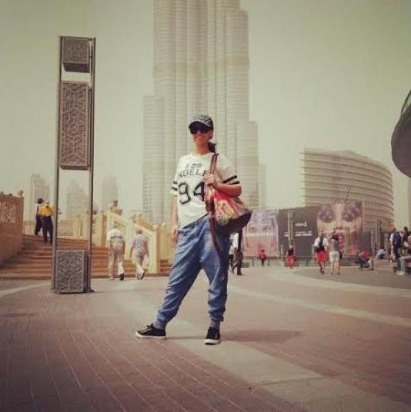 صور مي سليم بملابس رجالية في دبي 2014