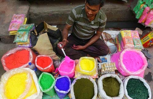 صور مهرجان التراشق بالالوان في الهند ونيبال