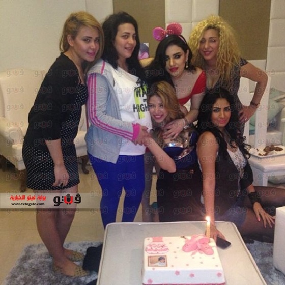 صور مايسة شقيقة مروة نصر وهي تحتفل بعيد ميلادها