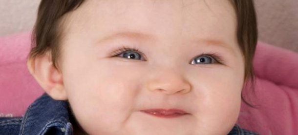 صور الطفلة المغربية فاطمه صاحبة اجمل ابتسامة