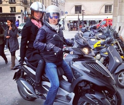 صور راغب علامة وزوجته على الدراجة النارية في باريس