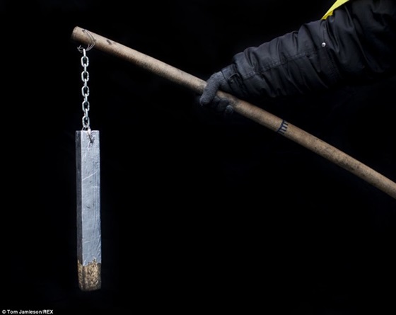 صور الاسلحة التي استخدمها الشعب الأوكراني في ثورته