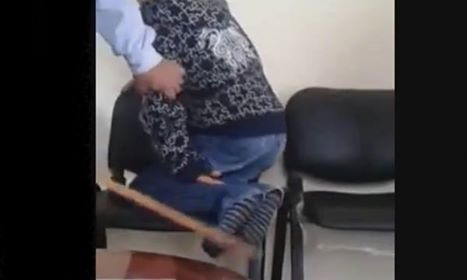 بالفيديو معلم لبناني يضرب تلاميذه بقسوة