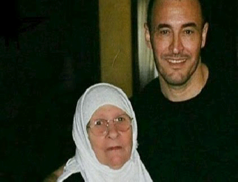 صورة والدة كاظم الساهر , صورة كاظم الساهر مع والدته 2014