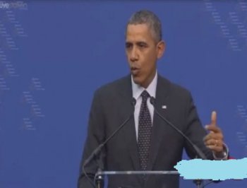 بالفيديو باراك أوباما الرئيس الامريكي يتعرض للاحراج في لاهاي 2014