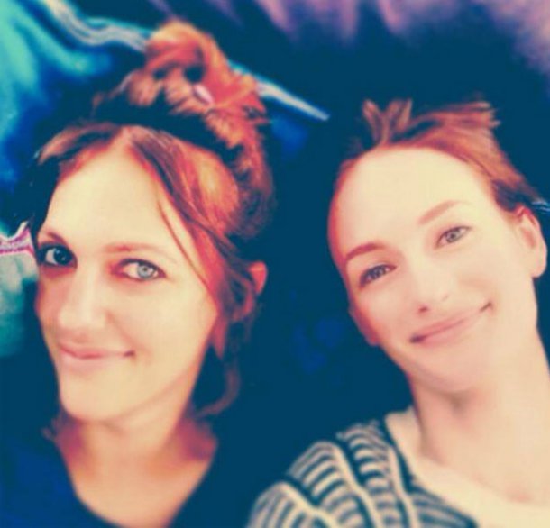لأول مرة صور مريم أوزرلي مع اختها 2014