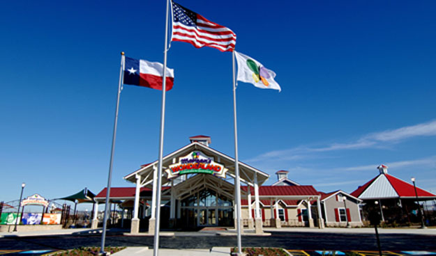 مدينة ملاهي مورجان واندرلاند المخصصة للاطفال المعاقين في تكساس ، صور وفيديو