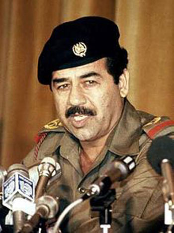 صور صدام حسين وهو طفل صغير ، صور صدام حسين في مرحلة الشباب