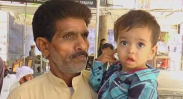 بالفيديو اتهام طفل باكستاني رضيع بجريمة قتل