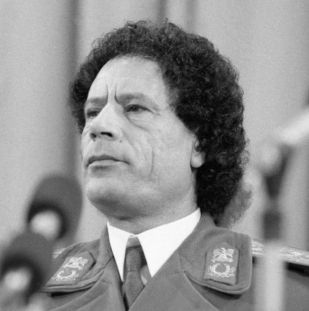 صور قديمة ونادرة للرئيس معمر القذافى في مرحلة الشباب