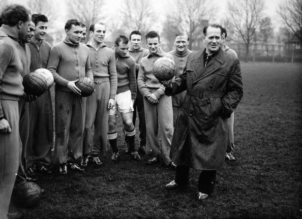 صور المدربين الفائزين بلقب كأس العالم من سنة 1930