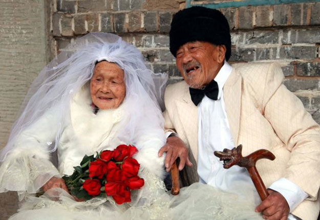 أول صورة لزوجين من الصين بعد 88 سنة من الزواج