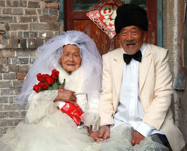 أول صورة لزوجين من الصين بعد 88 سنة من الزواج