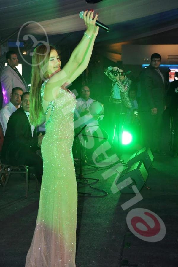 صور حفلة كارول سماحة في سفح الهرم لتنشيط السياحة المصرية
