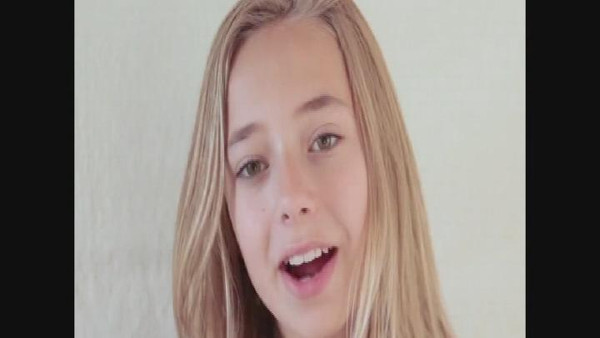 بالفيديو اب هولندي يصور ابنته على مدار 14 سنة