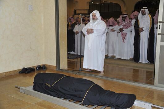 صور جنازة وتشييع جثمان انس ابن الشيخ محمد المنجد 1435