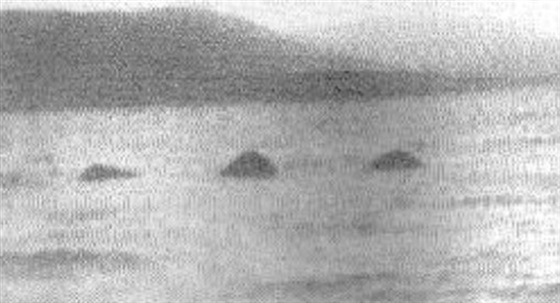بالصور ظهور وحش مخيف في بحيرة لوخ نيس