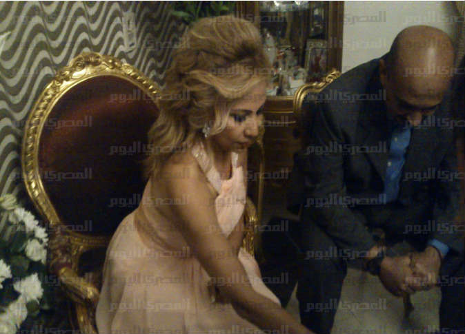 لأول مرة صورة زوجة الفنان محمد منير وصور وثيقة عقد الزواج 2014