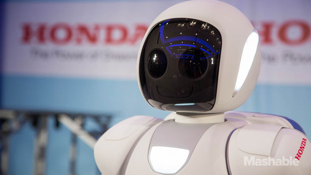 بالفيديو روبوت آلي جديد من هوندا باسم asimo