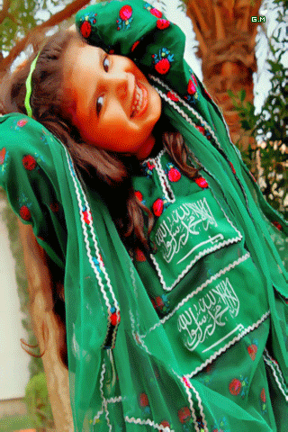 صور بنات لابسين علم السعودية 2014 ، صور شباب لابسين علم السعودية للفيس بوك 2014
