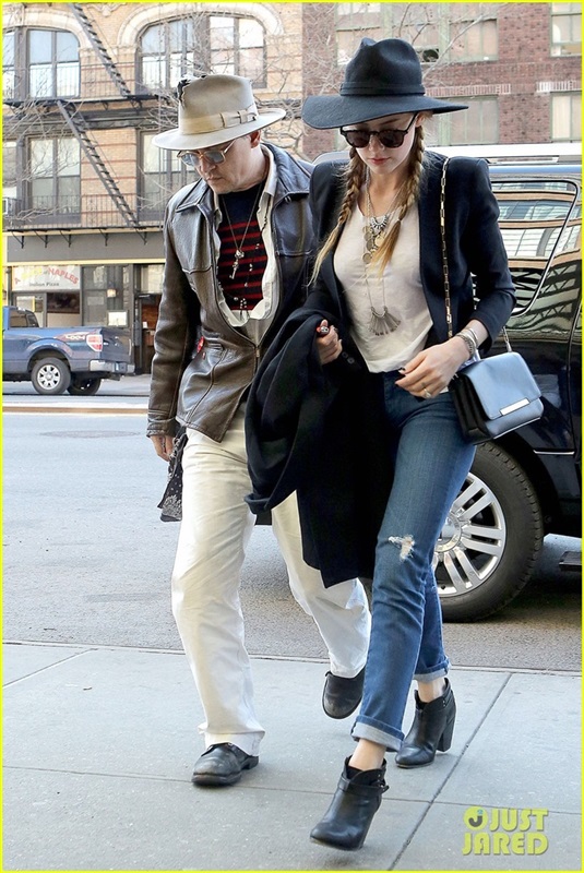 صور جوني ديب مع حبيبته آمبر هيرد في شوارع نيويورك