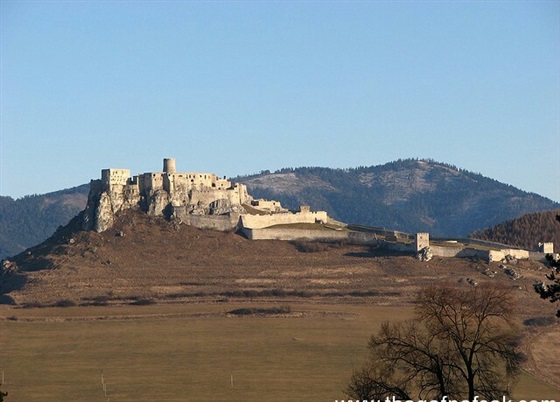 بالصور تعرف على اكبر وأضخم القلاع في العالم