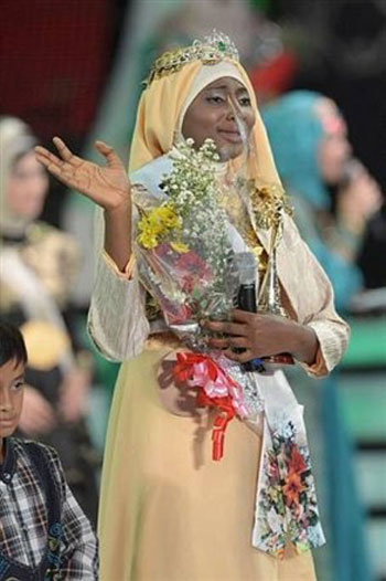 صور عائشة اجيبولا ملكة جمال المسلمات في سنة 2013