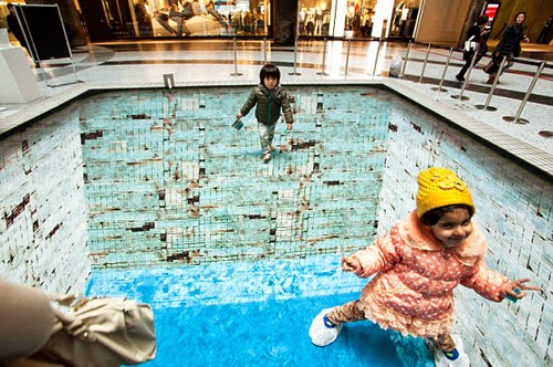بالصور فنان هولندي يجسد حادثة المفاعل النووي فوكوشيما