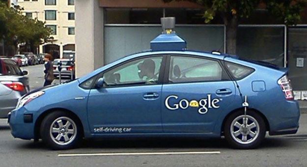 بالفيديو كيف تسير سيارة جوجل ذاتية القيادة