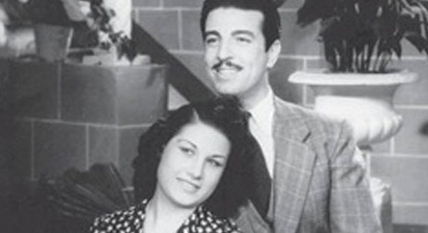 صورة نادرة تجمع أنور وجدى مع زوجته الاولى إلهام حسين