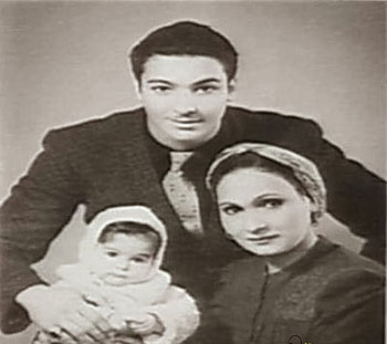 صور رشدى أباظة مع زوجته الأولى وابنته وهو في مرحلة الشباب