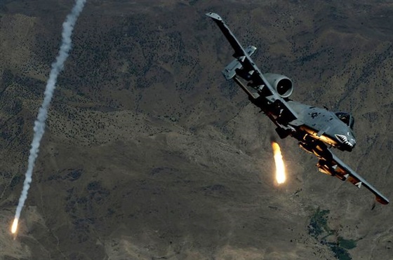 بالصور أفضل 10 طائرات مقاتلة في الجيش الأمريكي