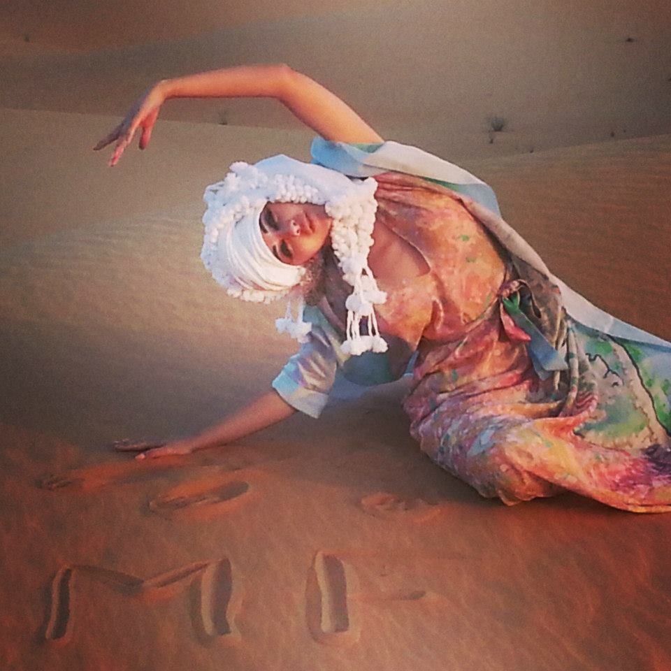 صور ميريام فارس بملابس بدوية في صحراء دبي 2014