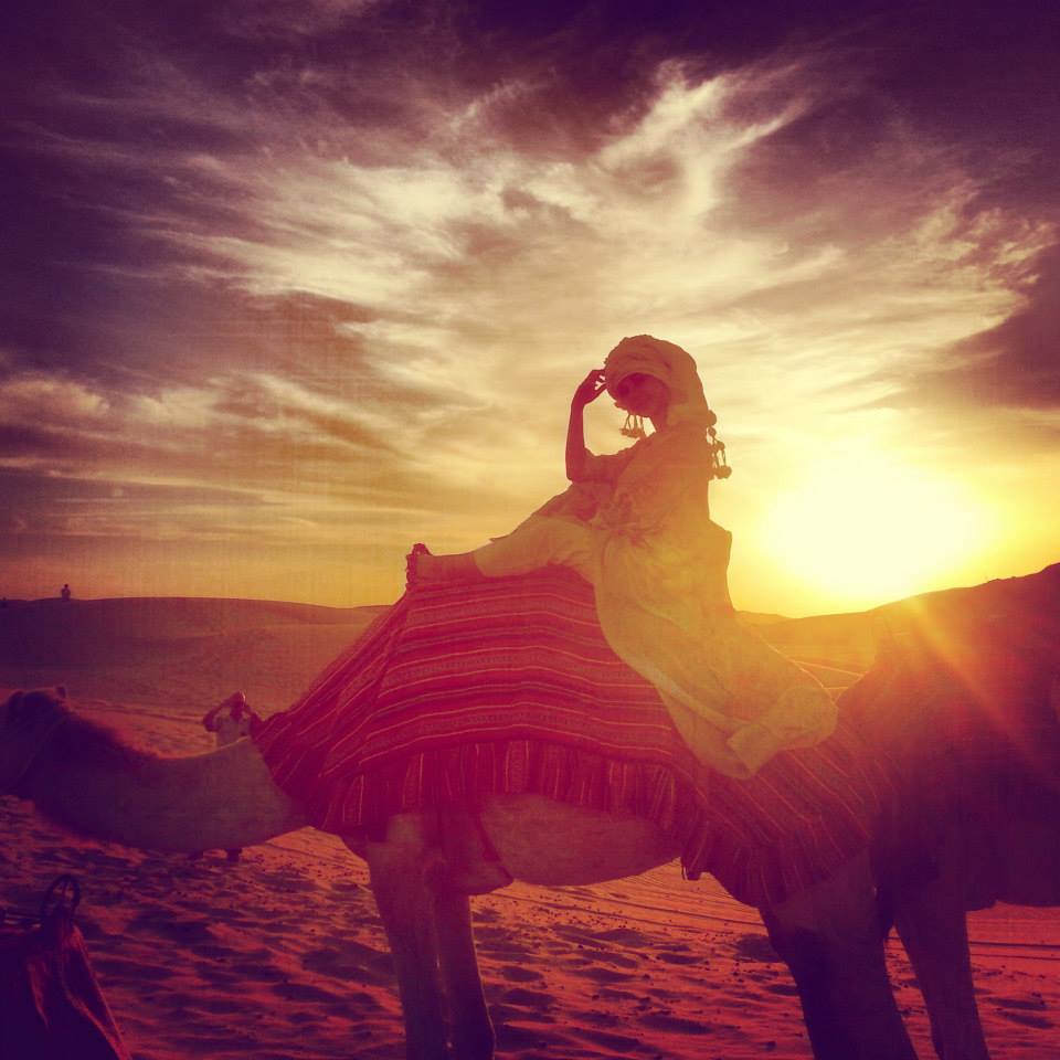 صور ميريام فارس بملابس بدوية في صحراء دبي 2014