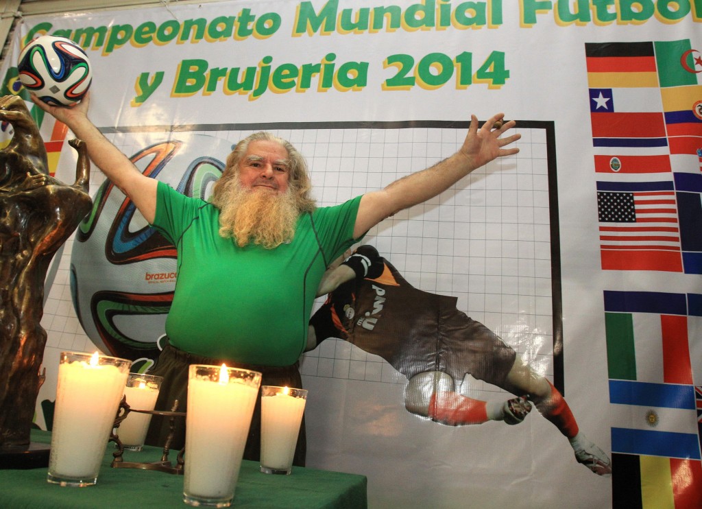 بالصور المشعوذ المكسيكي أنتونيو باثكيث يتكهن بفوز البرازيل في كأس العالم 2014