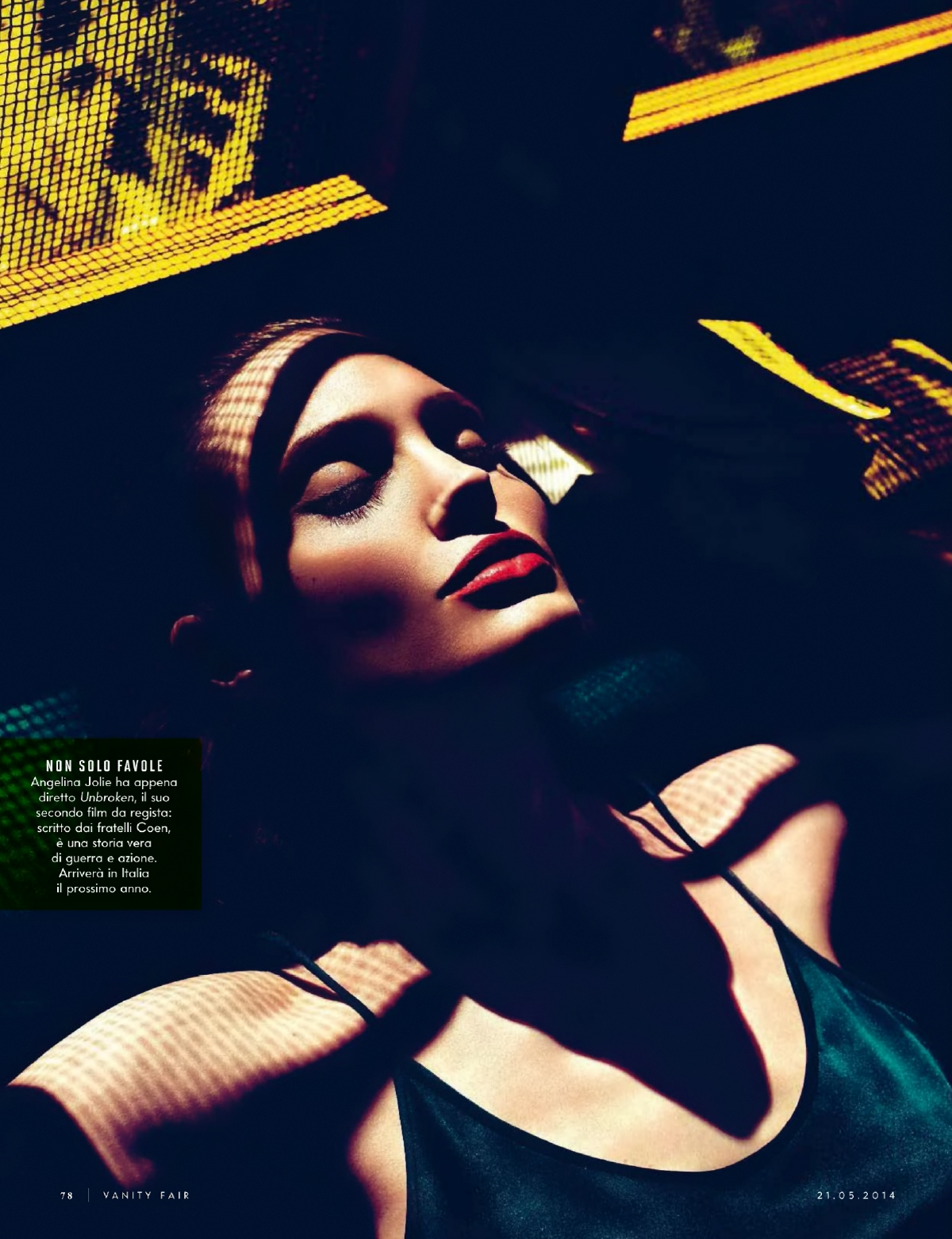صور أنجلينا جولي على مجلة Vanit Fair الإيطالية يونيو 2014