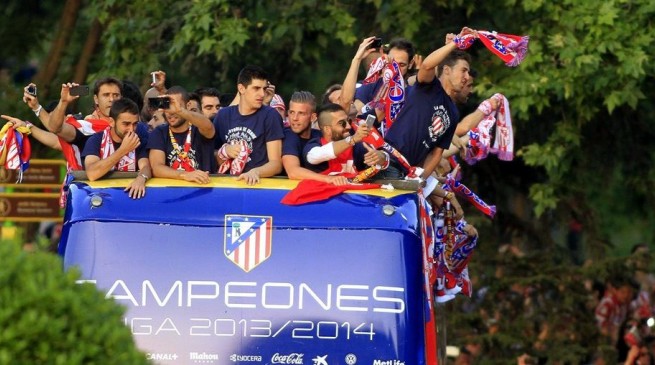 صور احتفال أتلتيكو مدريد مع جماهيره بلقب الدوري الاسباني 2014