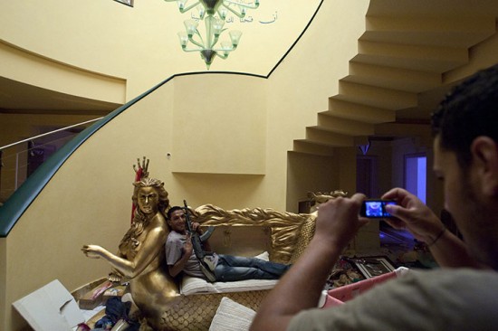 صور مقتنيات قصر القذافي , صور قصر القذافي 2014