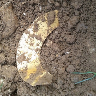 بالصور اكتشاف قلادة ذهبية عمرها 3500 سنة