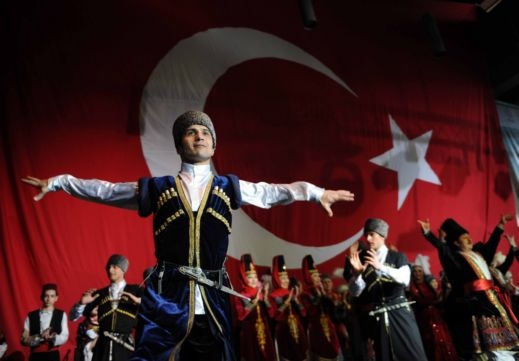 صور ومعلومات عن عيد النييروز في اسطنبول 2014