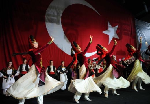 صور ومعلومات عن عيد النييروز في اسطنبول 2014