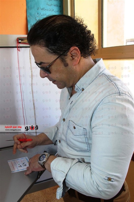 صور مدحت صالح وهو يدلي بصوته في الانتخابات الرئاسية 2014