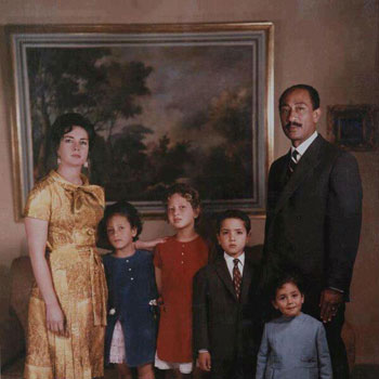 بالصور ملف كامل عن رؤساء مصر الخمسة وزوجاتهم وأبنائهم 2014