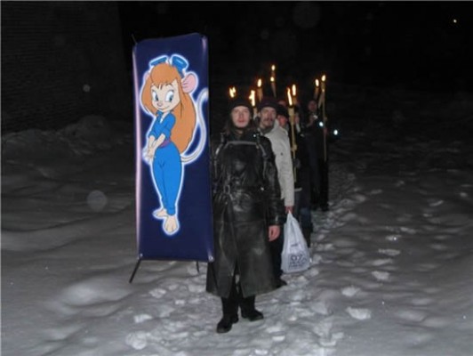 بالصور اشخاص يعبدون شخصيات كرتونية في روسيا , لا حول ولا قوة الا بالله