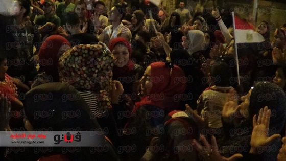 صور احتفال وفرحة المصريين بفوز السيسي في ميدان الشهداء في بورسعيد 2014